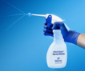 OtoClear with spraywash bottle